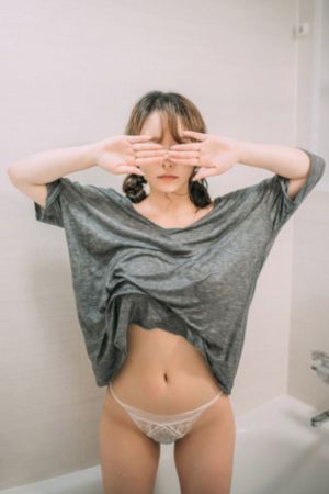 国产呦呦被叔叔狠插进去_高清手机在线观看