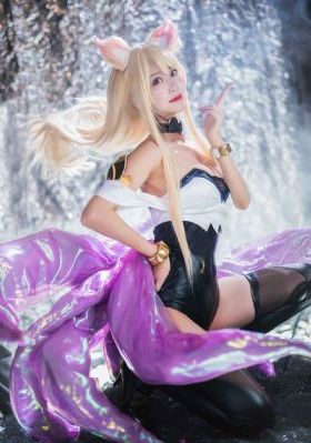 欧美金发气质美女_4K免费观看